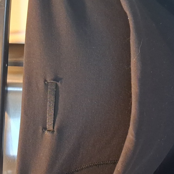 Lululemon Women's Black High-Waisted Leggings - Picture 3 of 4